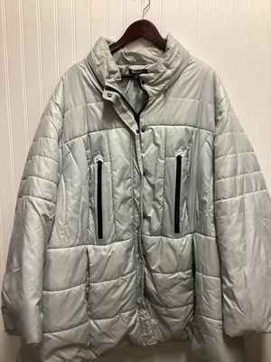 Abrigo acolchado gris largo clásico Roaman’s para mujer talla grande sin cremallera en capucha. Foto 1 de 4