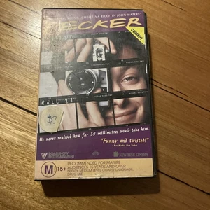Pecker - VHS VIDEO CASSETTE (Edward Furlong, Christina Ricci) - Picture 1 of 7