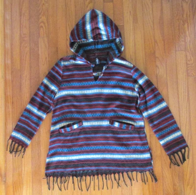 Suéter con Capucha Sacred Threads Flecos Multicolor Rayas Talla Mediana Foto 1 de 4