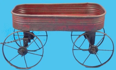 Hormiga. Toy Wagon Orig. Ruedas de alambre y molduras de metal corrugado en estado de 12" x 6 1/2" Foto 1 de 4