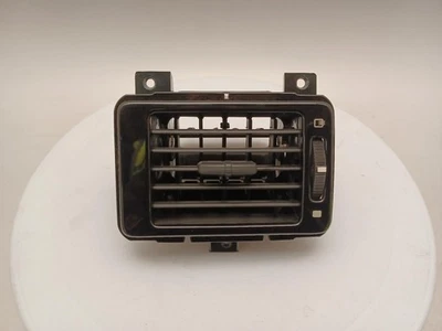 Salpicadero interior Aston Martin DB9 ventilación de aire 2004-2018  Foto 1 de 4