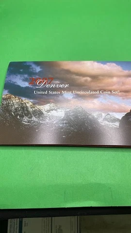 2007 uncirculated Philadelphia mint set Cover