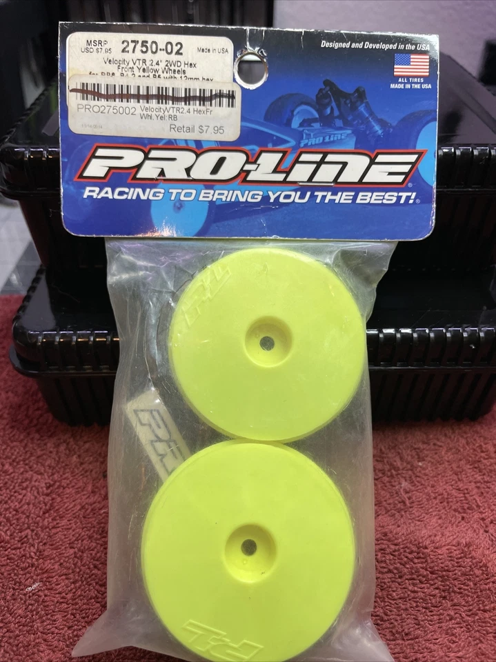 Proline  Velocity  VTR 2.4 2wd Hex Front Yellow Wheels RB6 RC10B4.2 RB5 12mm Hex - Image 1 of 3