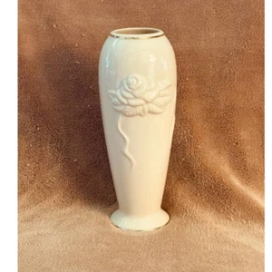 Jarrón vintage Lenox marfil porcelana flor rosa 7,5" con detalles dorados - Imagen 1 de 5