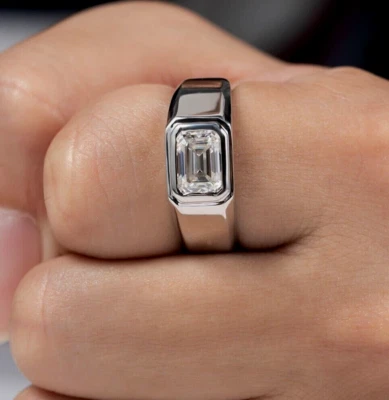 Anillo para hombre de diamantes cultivados en laboratorio corte esmeralda de 1,50 quilates para regalo de cumpleaños de oro blanco de 14 k Foto 1 de 4