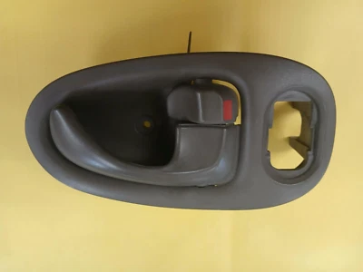 2002 2003 SATURN VUE PASSENGER SIDE INTERIOR DOOR HANDLE LOCK FRONT / REAR SV505 — 第 1/3 张图片