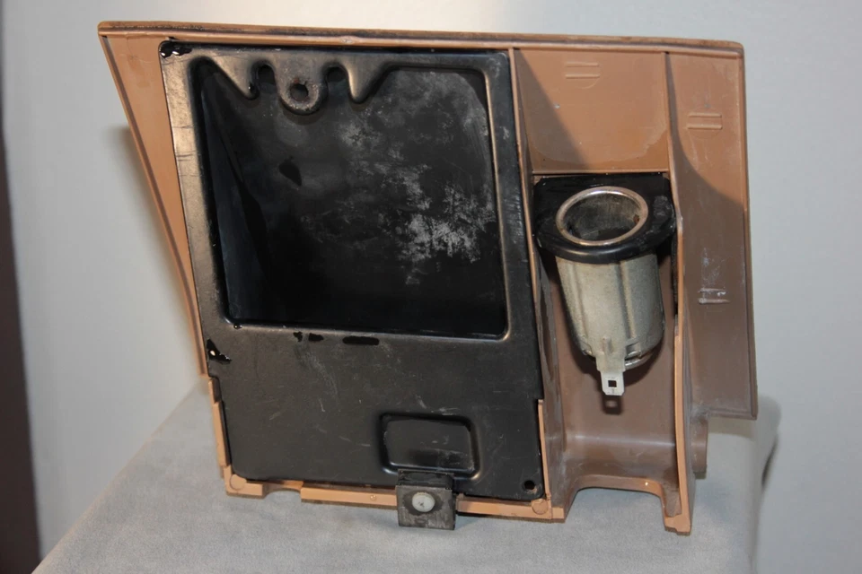 1987-1991 Ford F150 F250 F350 Bronco ashtray power socket E7TB15048A96A brown - Image 1 of 4