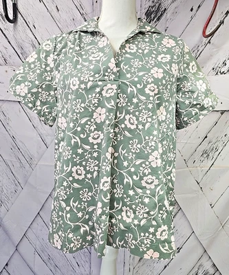Lands' End Floral Print Pull Over Short Sleeve Collared Top Green Sz Small P - Image 1 of 4