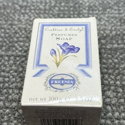 Crabtree Evelyn Soap New Freesia 3.5 Oz Savon Perfum 1993 Discontinued - Image 1 of 4
