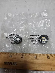 TSA50-3WL-2 RAYTHEON CONTROL KNOB 1/4" Dia. Shaft White Line 2PCS - Picture 1 of 6