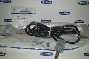 Telemecanique 064298 XCM F1032 interruptor de límite con rodillos 240 V 1.5A - Imagen 1 de 3