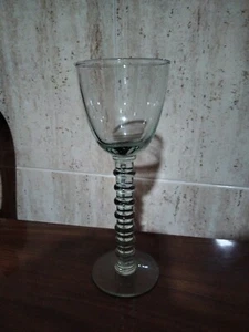 Green Spiral Handle Wine Glass.22cm Hand Made In Spain. - Imagen 1 de 3