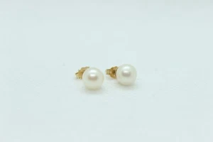 Beautiful Natural Pearl 14k Yellow Gold Stud Earrings 1 gram 585 Pink white Blue - Picture 1 of 4