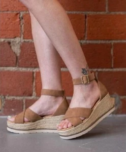 Women's Soda Fabian Sandals - FREE SHIPPING - Picture 1 of 1