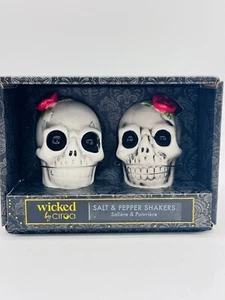 Juego de coctelera de sal y pimienta de cerámica Skull Rose con bandeja de exhibición Wicked By Ciroa - Imagen 1 de 5