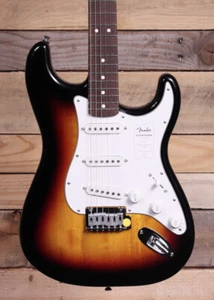 Fender Standard Stratocaster E-Gitarre 3-Color Sunburst - Bild 1 von 7