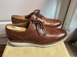 Scarpe Oxford COLE HAAN C26471 in pelle marrone originali Grand Shortwing 12M - Foto 1 di 9