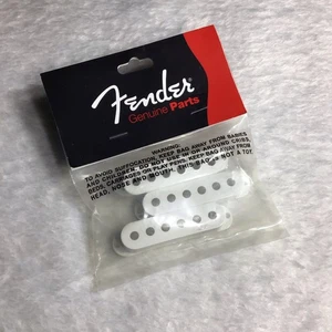 Fender Originalteile Stratocaster weiß Tonabnehmer Abdeckungen 3er Set - Bild 1 von 4