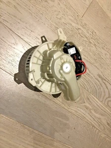 Land Rover Defender L663 A/C HEATING HEATER BLOWER FAN UNIT LR131034 ONLY RHD - Picture 1 of 12