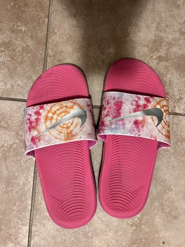 Sandali infradito rosa Nike taglia 3y per bambini Kawa taglia 3y. Ottimo prodotto!