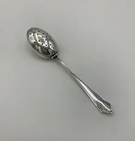 Baker-Manchester "Roger Williams" Sterling Silver Hinged Tea Infuser / Steeper Cover