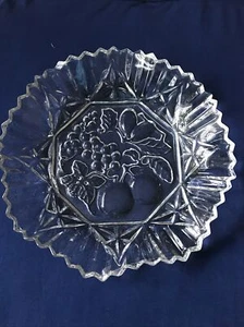 Large Glass Fruit Or Salad Bowl Server. Fruit Designed In Bottom Of Bowl - Picture 1 of 2