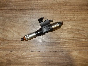 Denso Isuzu GM Diesel Fuel Injector 095000-5351 (5351 / 1562) OEM - Picture 1 of 5