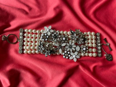 Betsey Johnson Something New Engagement Ring Pearl White Crystal Flower Bracelet - Image 1 of 4