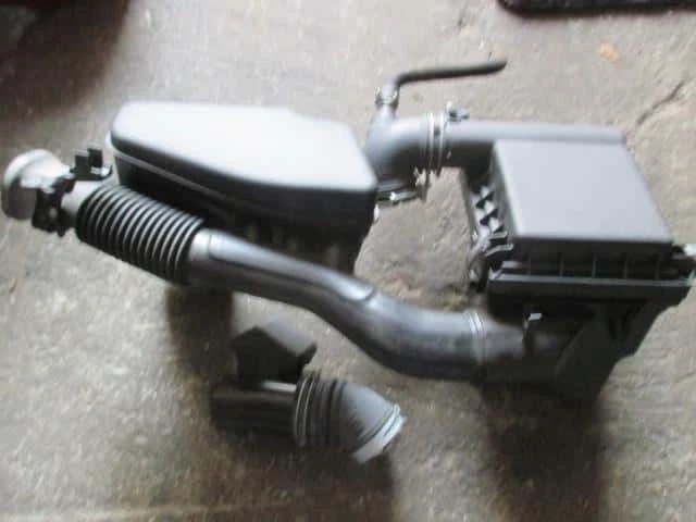 TOYOTA Prius 2009 DAA-ZVW30 Air Cleaner Assembly 1770037250 [Used] [PA64859803] - Image 1 of 1