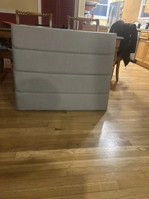 Cabecero tapizado canalizado Gap Home, doble/doble XL, gris Foto 1 de 3