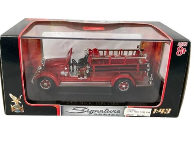 Road Signature - Camión de bomberos Mack Type 75BX 1935 en embalaje.§ Foto 1 de 4