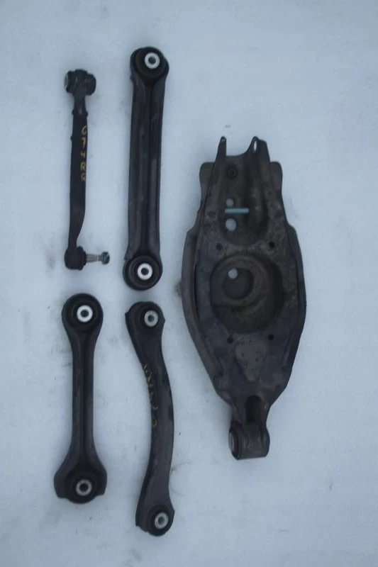 2005 MERCEDES C240 W203 RIGHT PASSENGER SIDE REAR LOWER CONTROL ARMS 5 PIECES - Image 1 of 4