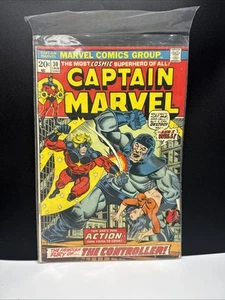 Captain Marvel #30 With The Controller - Picture 1 of 15