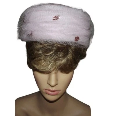 Pillbox Hat Pink Netting Mid-Century Union Made Vtg 1960s round Glitter - Image 1 of 4