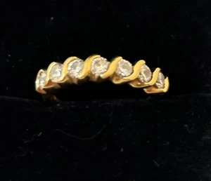 Gold Ring 18ct - Seven Round Brilliant Cut Diamonds - Picture 1 of 4