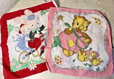 Juego de 2 lindos pañuelos pañuelos vintage de los años 50 para niños cerdo pollitos conejito Foto 1 de 4