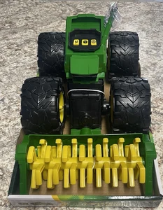 John Deere KIDS Monster Treads Green/Yellow SUPER SCALE Farm Combine LP77355 New - Picture 1 of 4