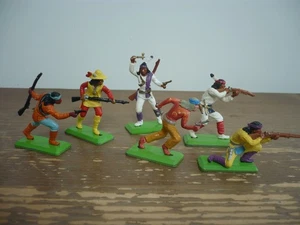 BRITAINS DEETAIL SET 6 APACHES ON FOOT TOY SOLDIERS - Picture 1 of 7