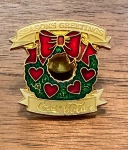 Vintage Coca-Cola Season's Greetings Christmas Wreath Pin - Picture 1 of 1
