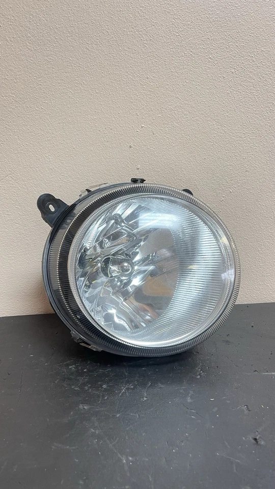 Faro delantero izquierdo piloto Jeep Patriot 2007-2017 Foto 1 de 4