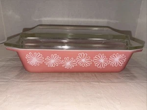 Vintage PYREX Pink Daisy #575 Space Saver Casserole 2 Qt. with PYREX clear lid - Picture 1 of 10