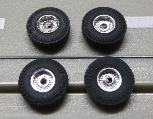 Faller AMS -- 4 Felgen mit Reifen für Flachankermotor oder Blockmotor - Bild 1 von 2