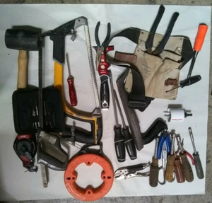 BIG LOT OF GARAGE TOOLS HOUSE TOOLS 2$ 50+ items - Picture 1 of 4