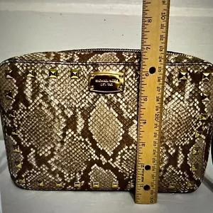 Michael Kors Saffiano Crossbody Leather Bag Zip Top Slip Pockets Pyramid Studs - Picture 1 of 10