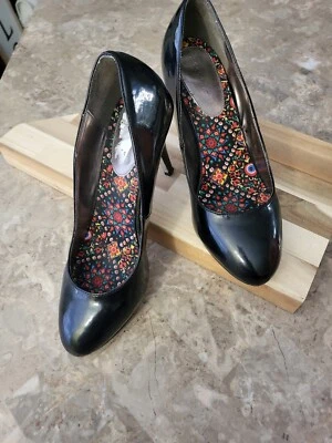 MADDEN GIRL черный туфли на высоком каблуке "блеск" размер 8,5 М каблук насосы отличном состоянии - Изображение 1 из 4