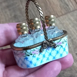 Beautiful Limoges Basket with 3 Perfume Bottles - 1930s Peint Main Limoges - Foto 1 di 13