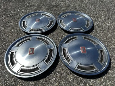 "4 tapacubos Oldsmobile Cutlass Sedán Supreme 14"" 80-88 OEM 22510009" Foto 1 de 4