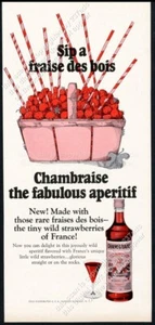 Botella de aperitivo de fresa silvestre Chambraise 1970 foto anuncio impreso vintage - Imagen 1 de 7