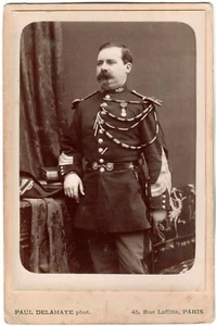 Militär in Pose. Medaille. Fotograf Paul Delahaye Paris. Foto Kabinett Karte. - Bild 1 von 2