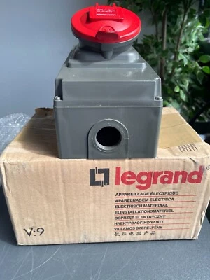 Legrand 53723 Pin Sleeve Receptacle 63A 380-415V, Hypra 3P + E, Ip44 - Image 1 of 3